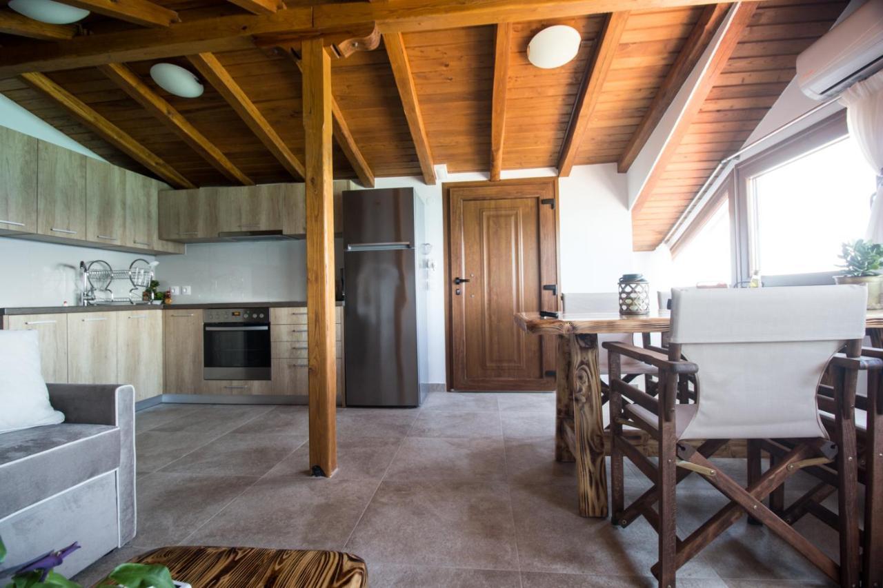 Golden Attic Apartment เนอาโรดา ภายนอก รูปภาพ