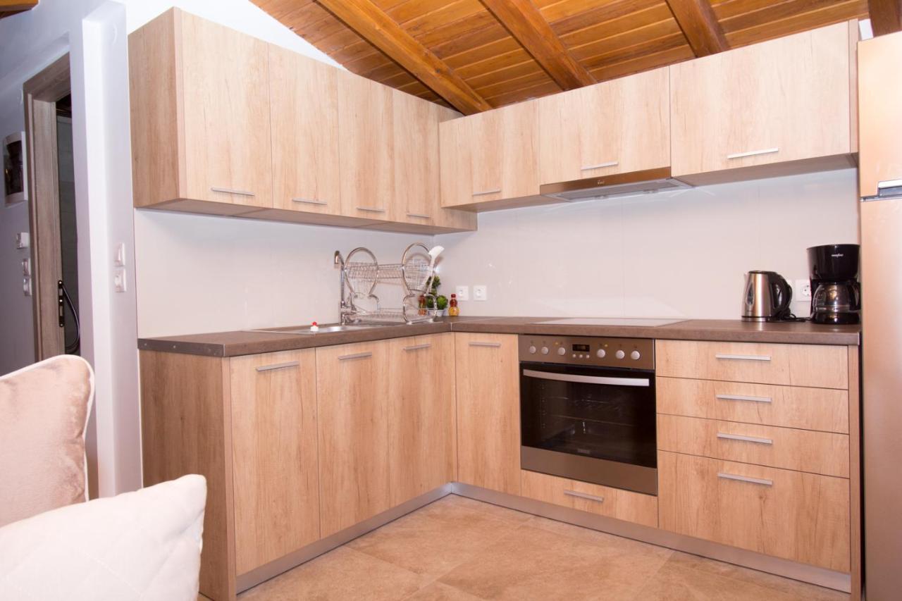 Golden Attic Apartment เนอาโรดา ภายนอก รูปภาพ
