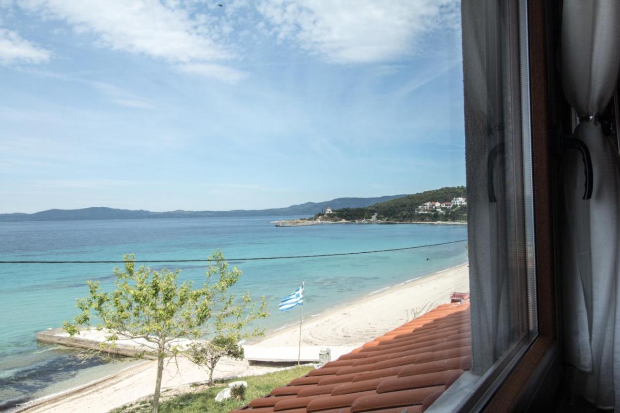 Golden Attic Apartment เนอาโรดา ภายนอก รูปภาพ